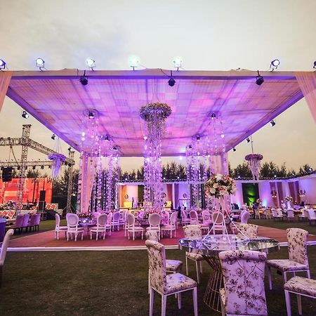 Golden Galaxy Hotels And Resorts Дели Экстерьер фото